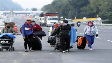 800 venezolanos atrapados en frontera con Colombia al volver a Venezuela