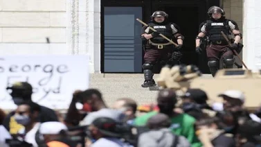 EEUU se blinda frente a nuevos disturbios con toques de queda y refuerzos