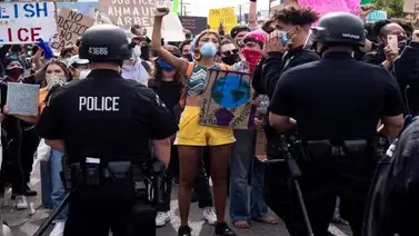 La policía carga contra manifestantes y periodistas en protesta en Mineápolis La policía carga contra manifestantes y periodistas en protesta en Mineápolis