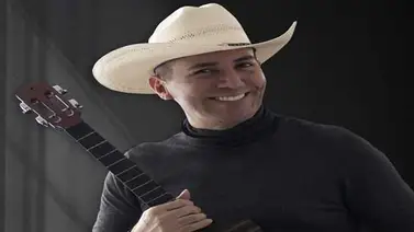 Javier Eduardo le canta al "Amor de los amores" Javier Eduardo le canta al "Amor de los amores"