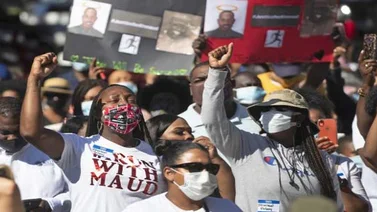 Estadounidenses protestan por muerte de afroamericano a manos de policías