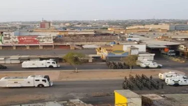 Avanza desinfección del mercado "Las Pulgas" en Maracaibo por Covid-19