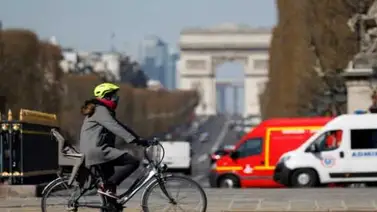 Francia anuncia paquete millonario para rescatar al turismo hundido por el coronavirus Francia anuncia paquete millonario para rescatar al turismo hundido por el coronavirus