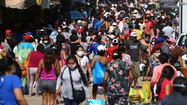 Perú interviene los mercados al descubrir cientos de vendedores con Covid-19
