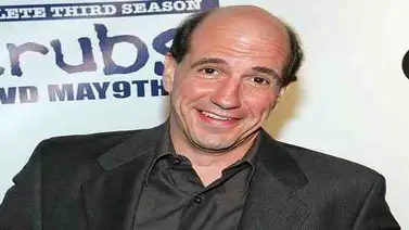 Muere el actor Sam Lloyd, conocido por la serie "Scrubs" Muere el actor Sam Lloyd, conocido por la serie "Scrubs"