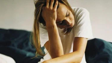 Dormir mal puede aumentar el riesgo cardíaco en las mujeres