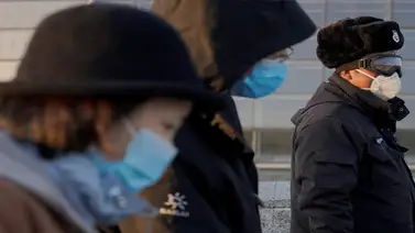 El número de muertes por el coronavirus superó las 2.400 víctimas en China El número de muertes por el coronavirus superó las 2.400 víctimas en China