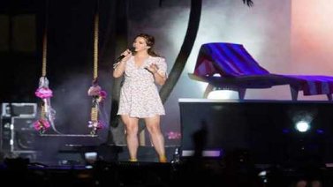 Lana del Rey cancela su gira en Europa al "perder completamente la voz"