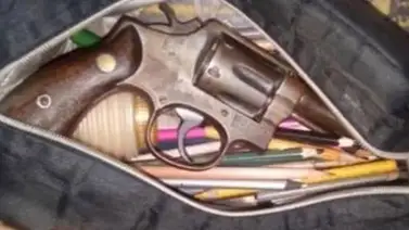Niño de 11 años llevaba un revolver a la escuela dentro de la cartuchera Niño de 11 años llevaba un revolver a la escuela dentro de la cartuchera
