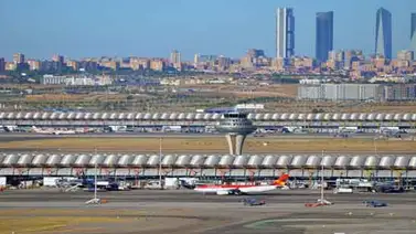 Cerrado el espacio aéreo del aeropuerto Madrid-Barajas por presencia de drones Cerrado el espacio aéreo del aeropuerto Madrid-Barajas por presencia de drones