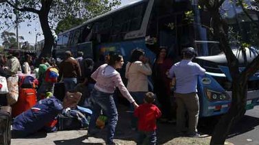 Venezolanos en Chile se acogen a plan de repatriación para regresar a casa