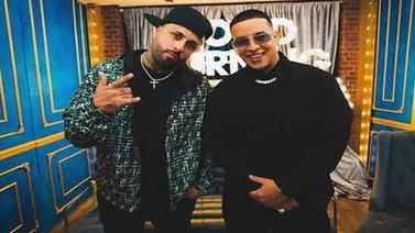 Daddy Yankee y Nicky Jam cantan en Times Square