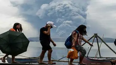 Miles de evacuados pendientes de la erupción del volcán Taal en Filipinas Miles de evacuados pendientes de la erupción del volcán Taal en Filipinas