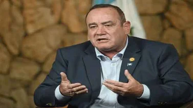 Presidente electo de Guatemala y EEUU dialogan sobre inversión y migración
