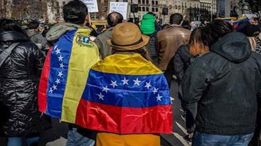España concede un permiso humanitario a miles de venezolanos