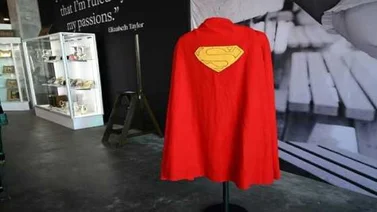 Subastan capa de Superman por casi 200.000 dólares en Hollywood