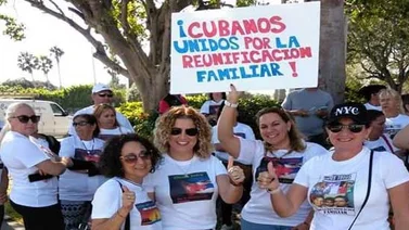Manifestantes piden en Miami reactivar reunificación de familias cubanas
