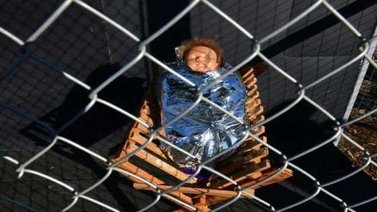 Pesebre con Jesús, María y José encerrados como muchos migrantes en EEUU