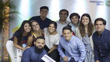 Honran a quienes desarrollan el comercio electrónico