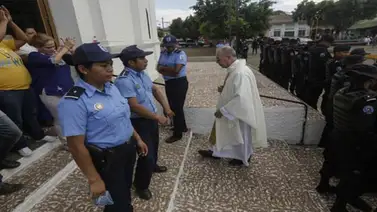 Denuncian asedio a familia de médico que asistió a huelguistas en Nicaragua Denuncian asedio a familia de médico que asistió a huelguistas en Nicaragua