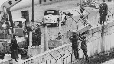 Tres décadas del histórico movimiento social: así cayó el Muro de Berlín (+Fotos) Tres décadas del histórico movimiento social: así cayó el Muro de Berlín (+Fotos)