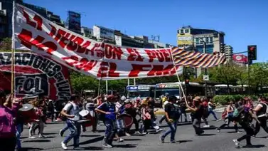 Movimientos sociales se manifiestan contra el FMI en Argentina Movimientos sociales se manifiestan contra el FMI en Argentina