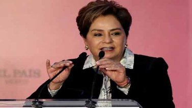 Jefa de política climática de ONU ve opciones para cumbre tras desestimiento de Chile