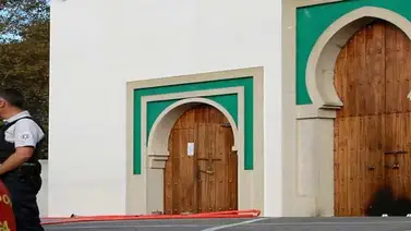 Hombre ataca Mezquita de Bayona para "vengar destrucción" de Notre Dame Hombre ataca Mezquita de Bayona para "vengar destrucción" de Notre Dame