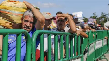 Prevén un éxodo criollo de cinco millones en diciembre Prevén un éxodo criollo de cinco millones en diciembre