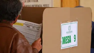 Cierran centros de votación después de ocho horas de elecciones en Colombia Cierran centros de votación después de ocho horas de elecciones en Colombia