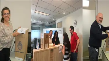 Argentinos en Nueva Zelanda y Singapur emiten su voto de las presidenciales de su país Argentinos en Nueva Zelanda y Singapur emiten su voto de las presidenciales de su país