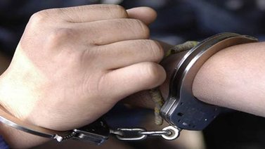 Esposan a dos mujeres por estafar en Caracas