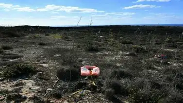 Dos muertos y 25 desaparecidos en el naufragio de un barco de migrantes en Italia Dos muertos y 25 desaparecidos en el naufragio de un barco de migrantes en Italia