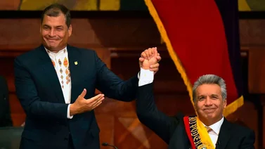 Rafael Correa le dice a Lenín "Chao"
