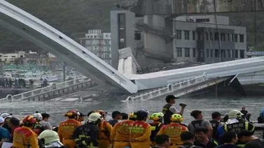 Encuentran los cuerpos de desaparecidos en el derrumbe de un puente en Taiwán