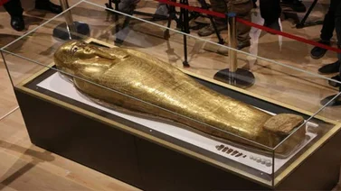 Egipto exhibe féretro devuelto por el Met de Nueva York