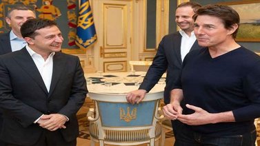 "Eres guapo", dice presidente de Ucrania a Tom Cruise