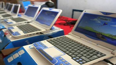 Entregan 650 computadoras Canaima a estudiantes de Anzoátegui