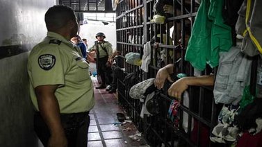 UVL: "Tortura a presos comunes en calabozos policiales"