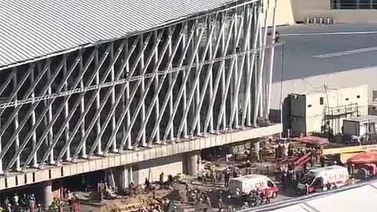 Un muerto y siete heridos tras caer un andamio en aeropuerto de Ezeiza (+Video)