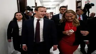 Zuckerberg se niega a dividir Facebook durante visita a Trump y parlamentarios en Washington Zuckerberg se niega a dividir Facebook durante visita a Trump y parlamentarios en Washington
