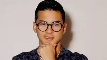 Alexander Escobar está activo las "Veinticuatro 7″