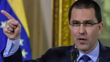 Arreaza tacha de "bochornoso espectáculo" las declaraciones de Holmes Trujillo sobre relaciones con EEUU Arreaza tacha de "bochornoso espectáculo" las declaraciones de Holmes Trujillo sobre relaciones con EEUU