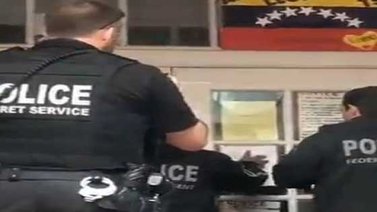 Agentes de EEUU ordenan desalojo a invasores de la embajada venezolana en Washington