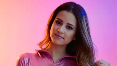 Kat Kandy conquista el primer lugar de la cartelera Record Report