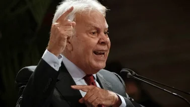 Expresidente Felipe González recrimina que izquierdistas "sigan siendo cómplices" de Maduro
