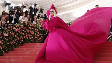 Excentricidad y estilo libre en una divertida gala del Met en Nueva York