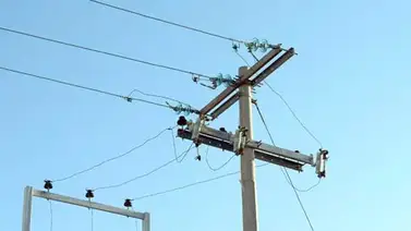 Murió electrocutado al caer un cable de alta tensión en su vivienda Murió electrocutado al caer un cable de alta tensión en su vivienda