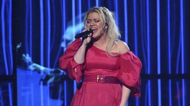 Kelly Clarkson fue operada al día siguiente de los Billboard