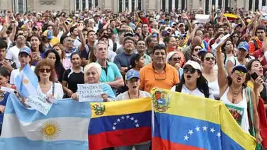 Venezolanos en Argentina retoman su apoyo a Guaidó y piden el fin de Maduro Venezolanos en Argentina retoman su apoyo a Guaidó y piden el fin de Maduro